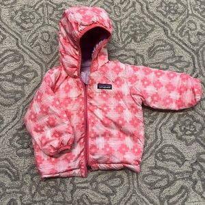 Patagonia baby Down Reversible Sweater Jacket size 6-12 months, pink and purple